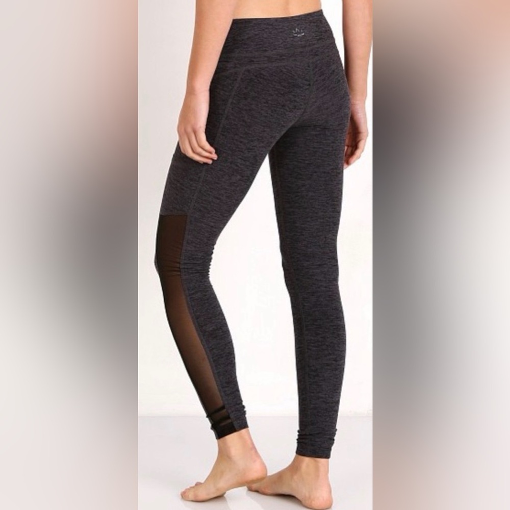 Beyond Yoga Charcoal Spacedye Pocket leggings with Side Mesh Size Small Long